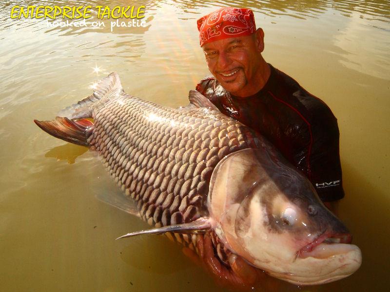 Ardy Veltkamp - ardy-veltkamp-with-an-90-lbs-siamese-carp-caught-with-plastic-maize-from-enterprise-2.jpg